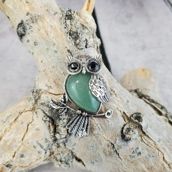 Green Aventurine Owl Pendant Necklace - Picture 7 of 10